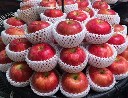 りんごは皮ごと食べるほうが栄養がある？農薬の心配は？