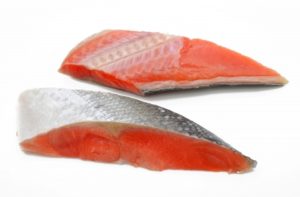 銀鮭と紅鮭と白鮭の違いとは?食べ方によって変わる? | Column Navi
